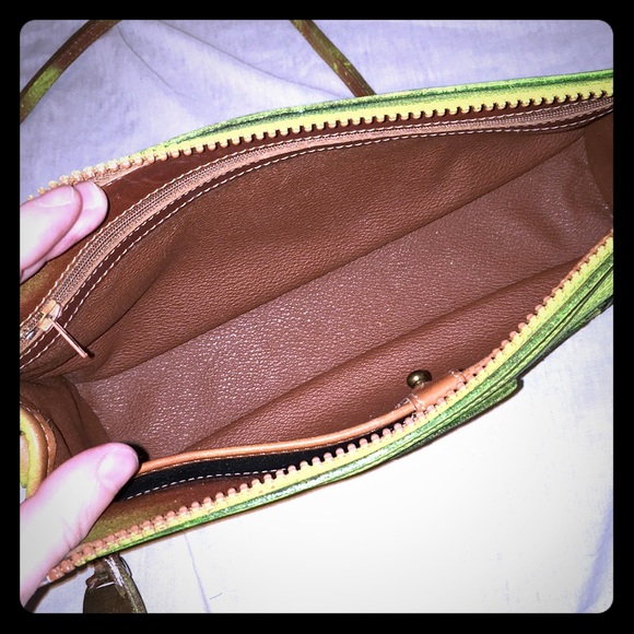 Customized Nirvana Dooney & Bourke crossbody bag - Picture 4 of 8